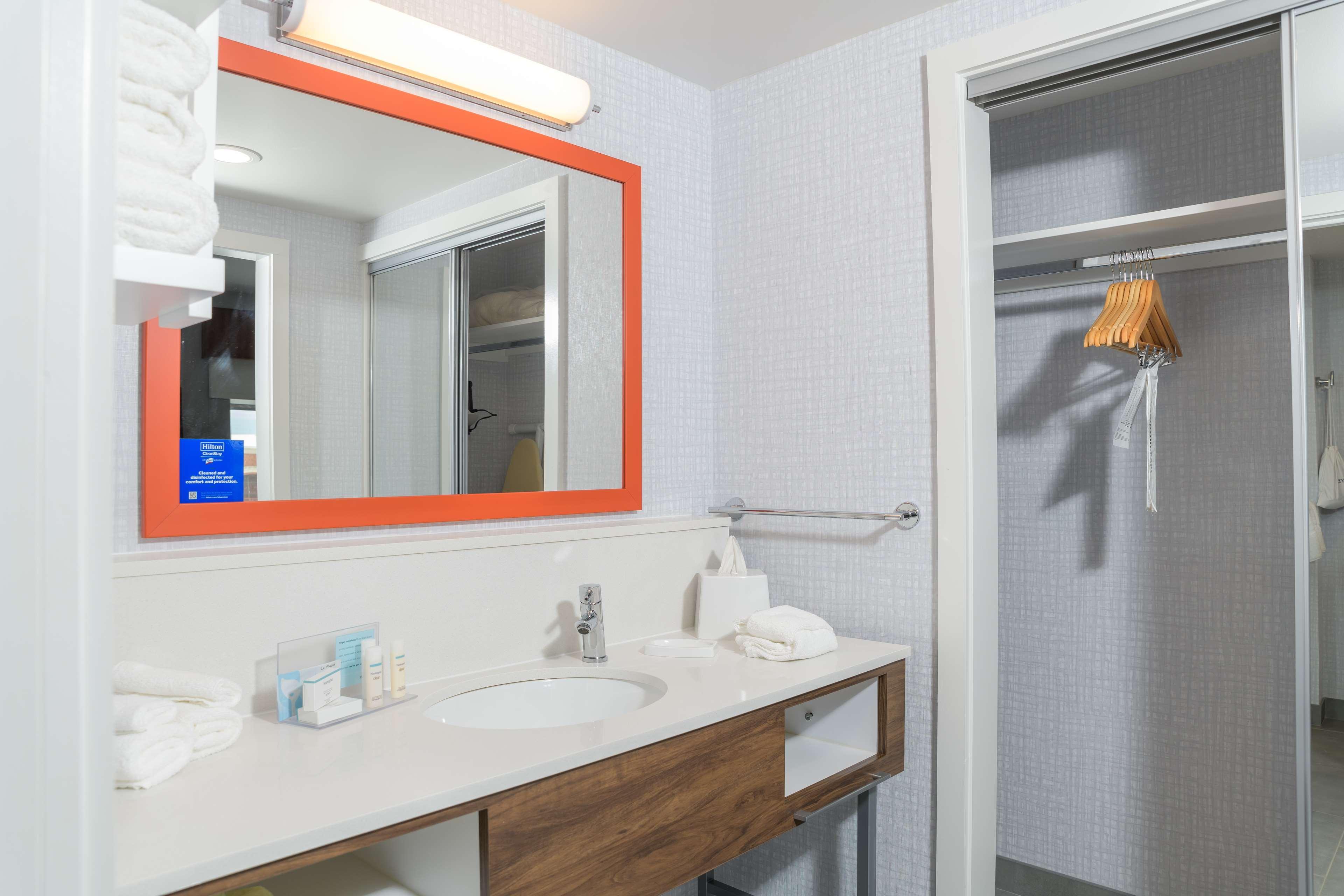 Hampton Inn & Suites Erie Bayfront Εξωτερικό φωτογραφία