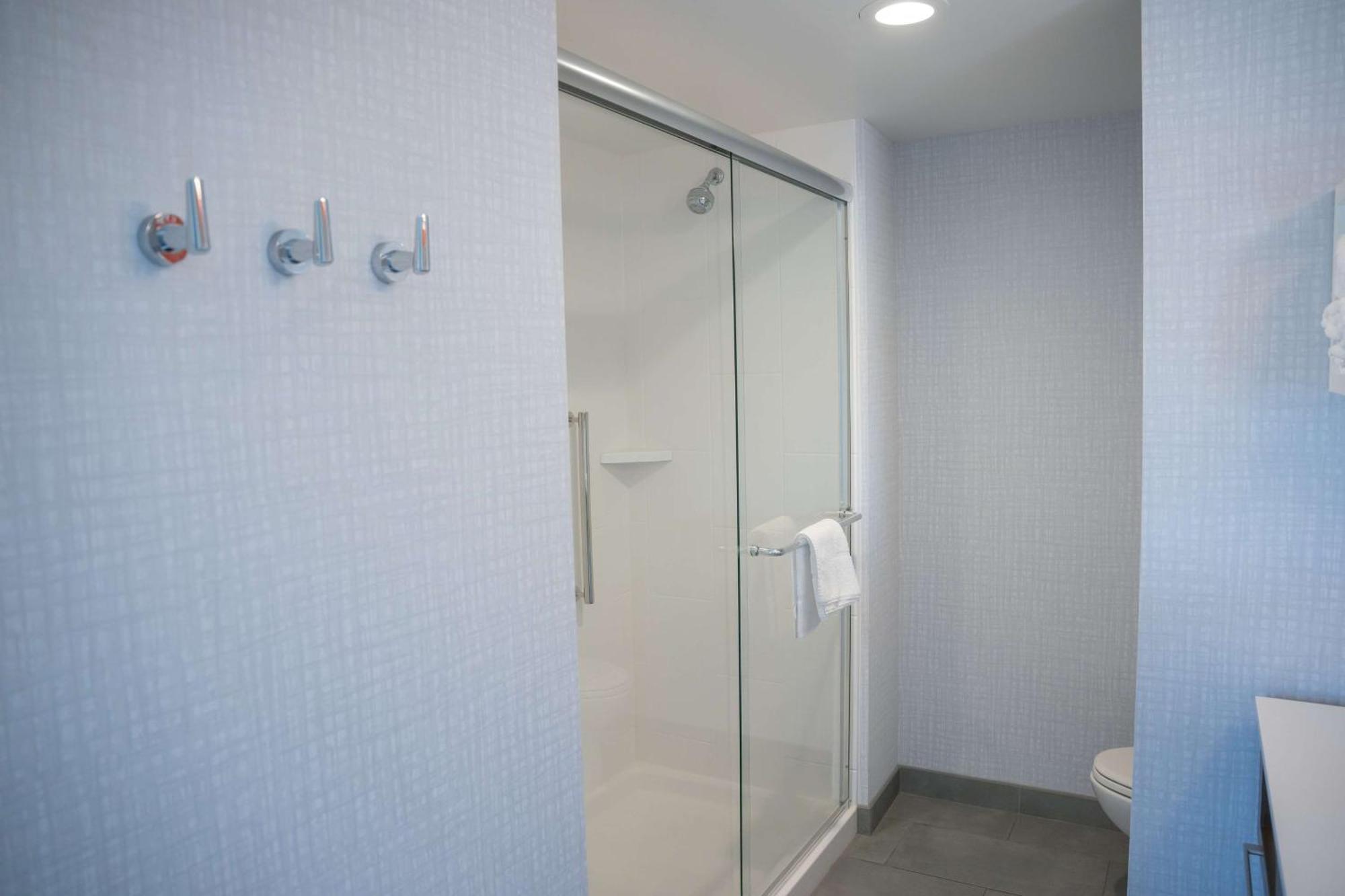 Hampton Inn & Suites Erie Bayfront Εξωτερικό φωτογραφία