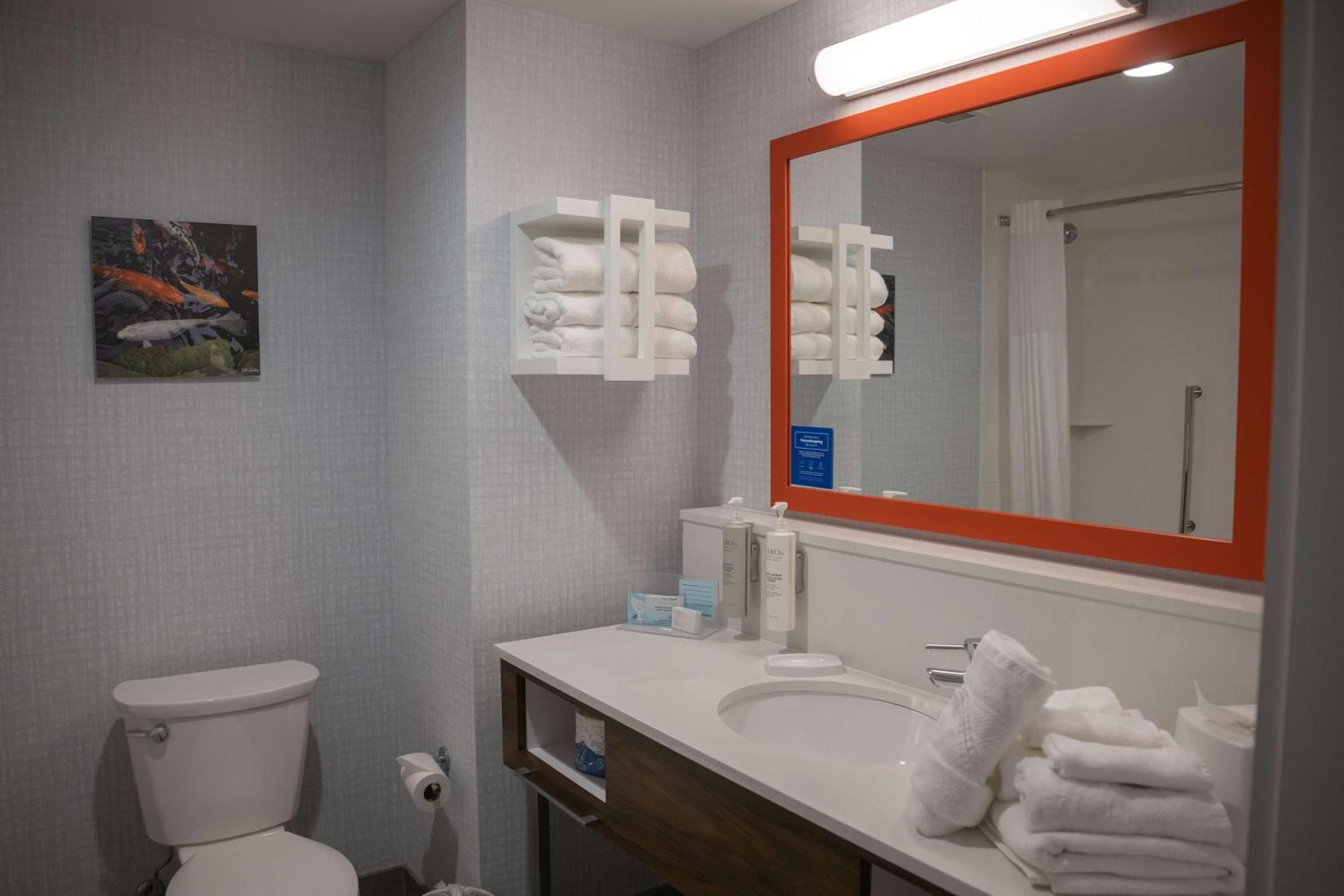 Hampton Inn & Suites Erie Bayfront Εξωτερικό φωτογραφία