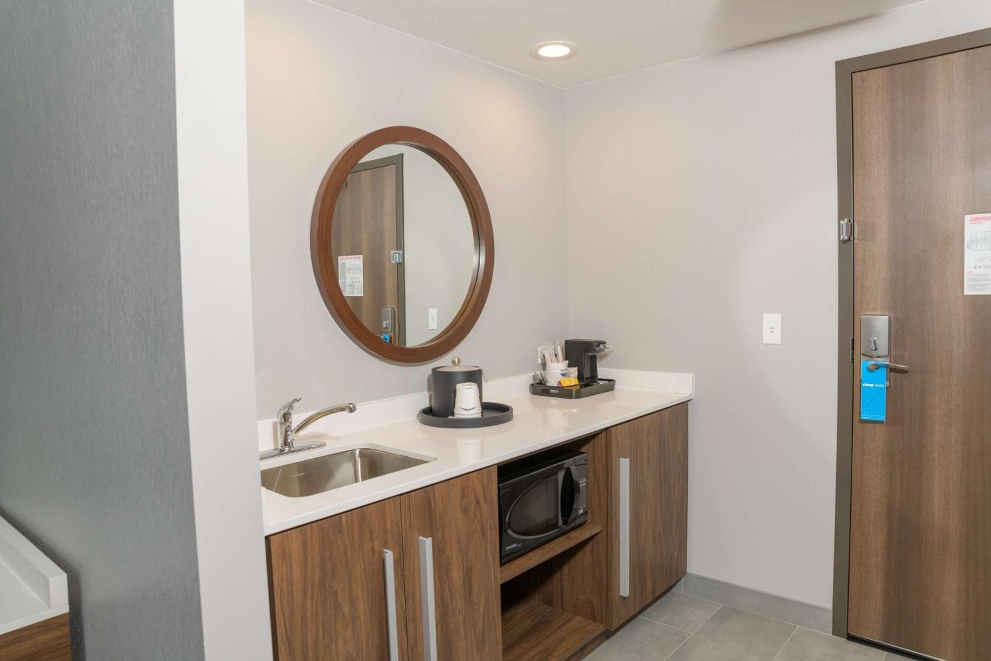 Hampton Inn & Suites Erie Bayfront Εξωτερικό φωτογραφία