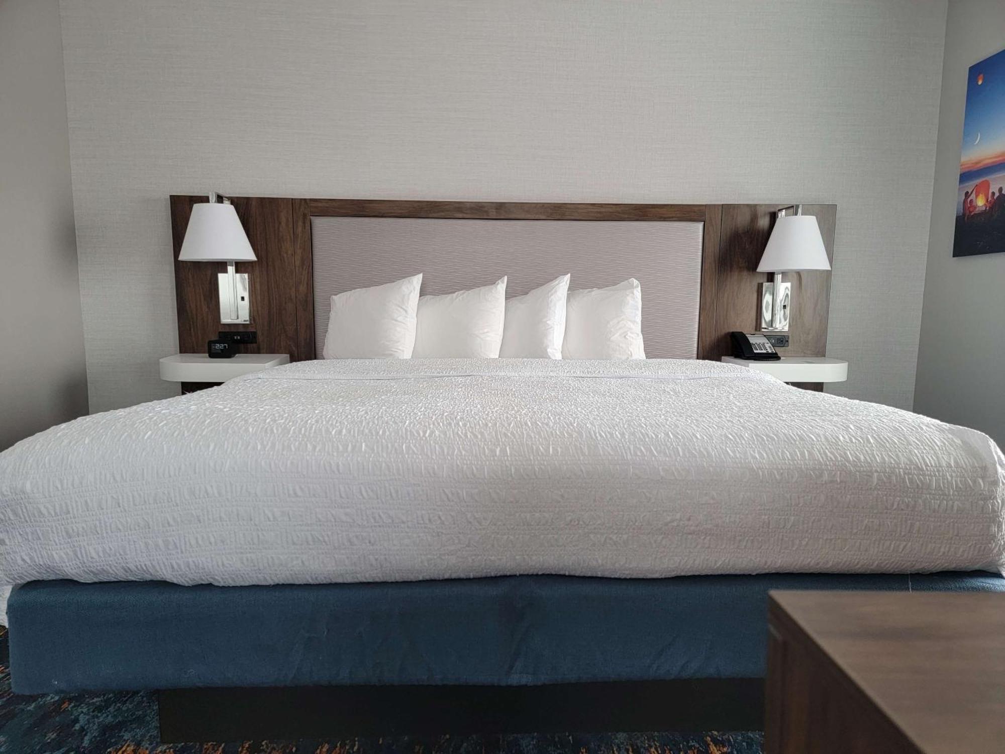 Hampton Inn & Suites Erie Bayfront Εξωτερικό φωτογραφία