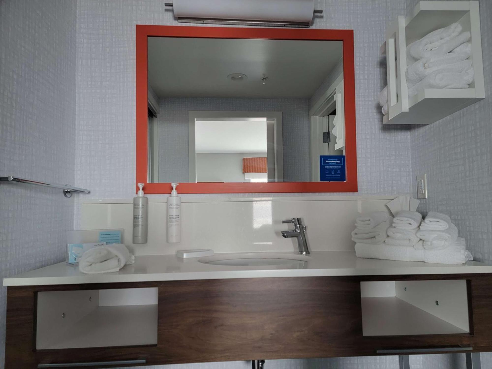 Hampton Inn & Suites Erie Bayfront Εξωτερικό φωτογραφία