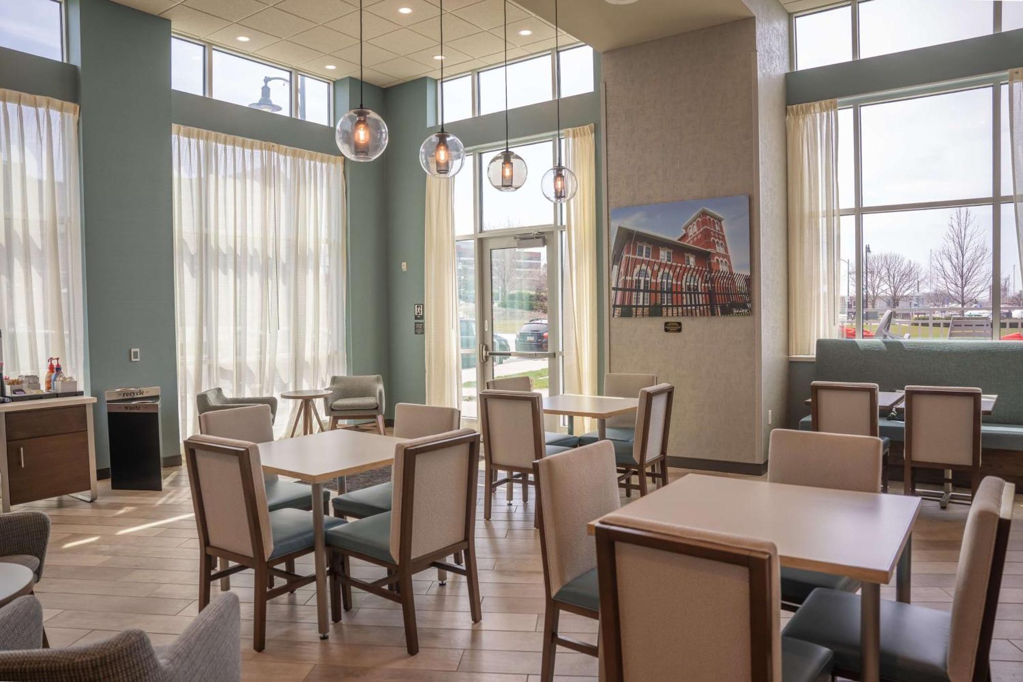Hampton Inn & Suites Erie Bayfront Εξωτερικό φωτογραφία